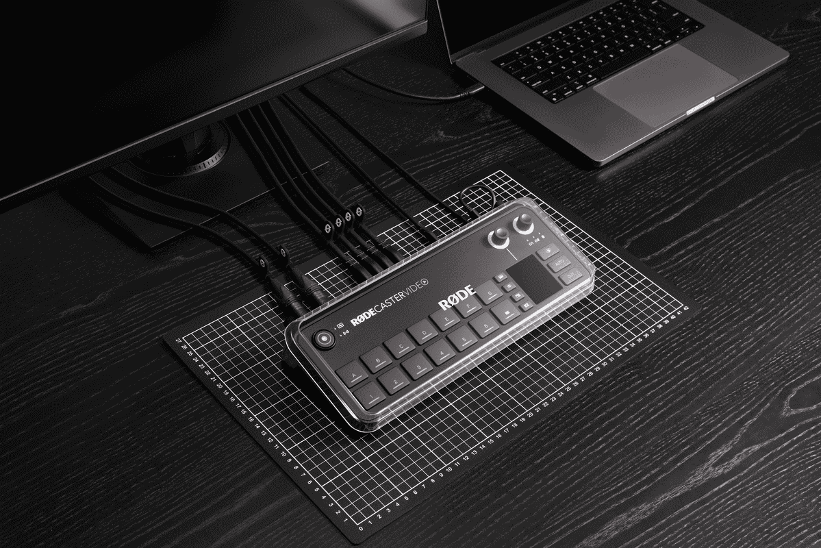 Rodecaster-video-tabletop